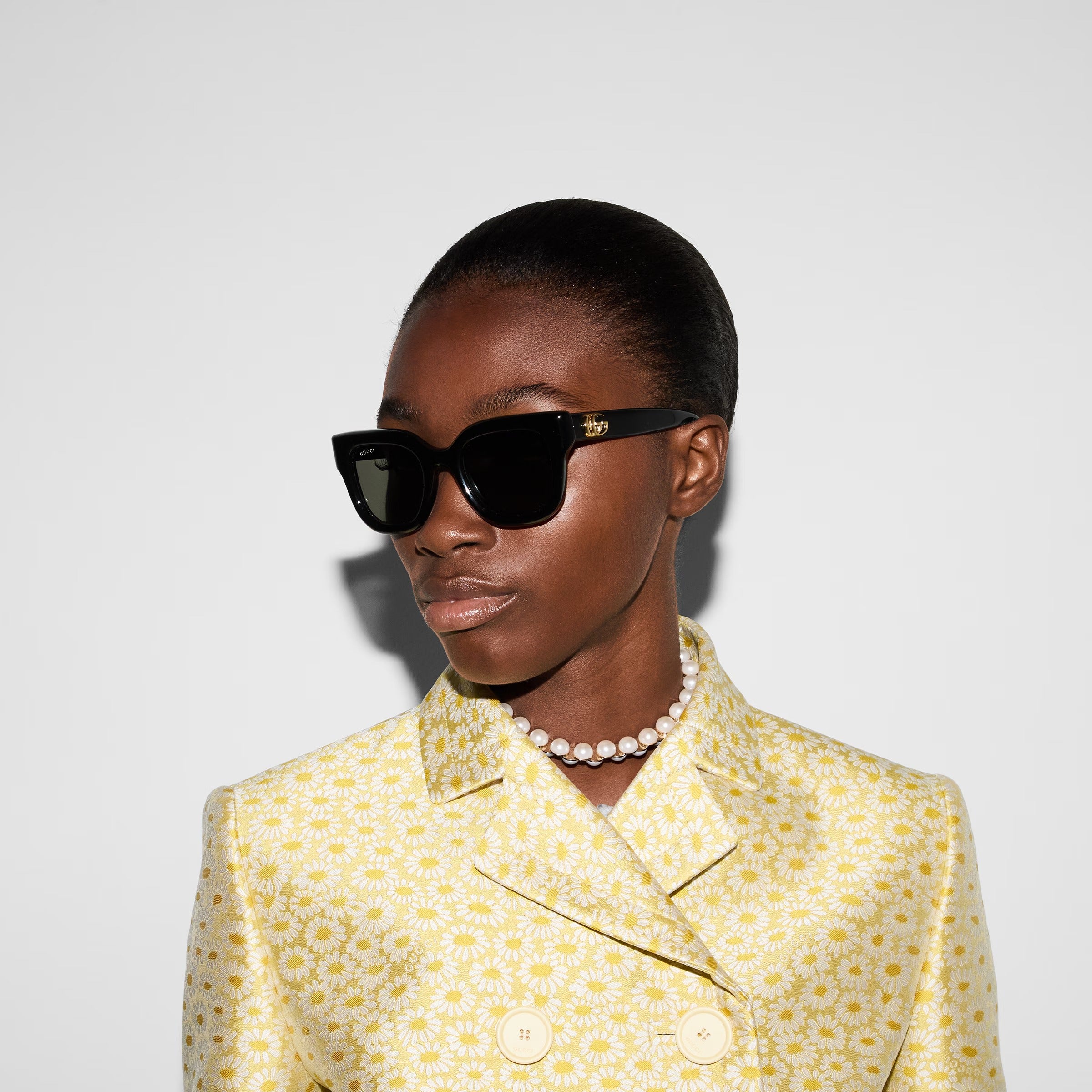 Gucci Women Round Frame Light Black Sunglasses