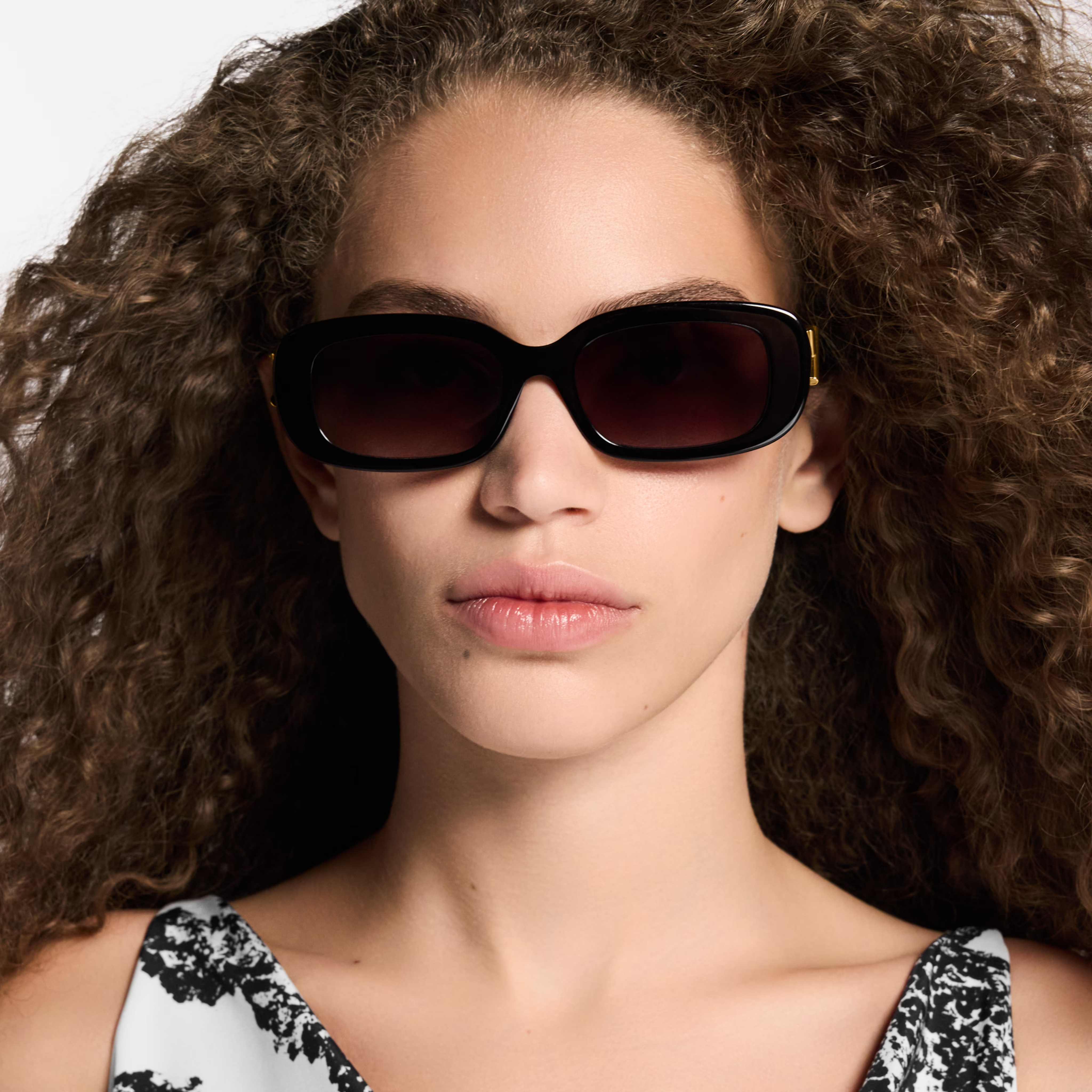 Louis Vuitton Women Oval  Frame Jet Black Sunglasses