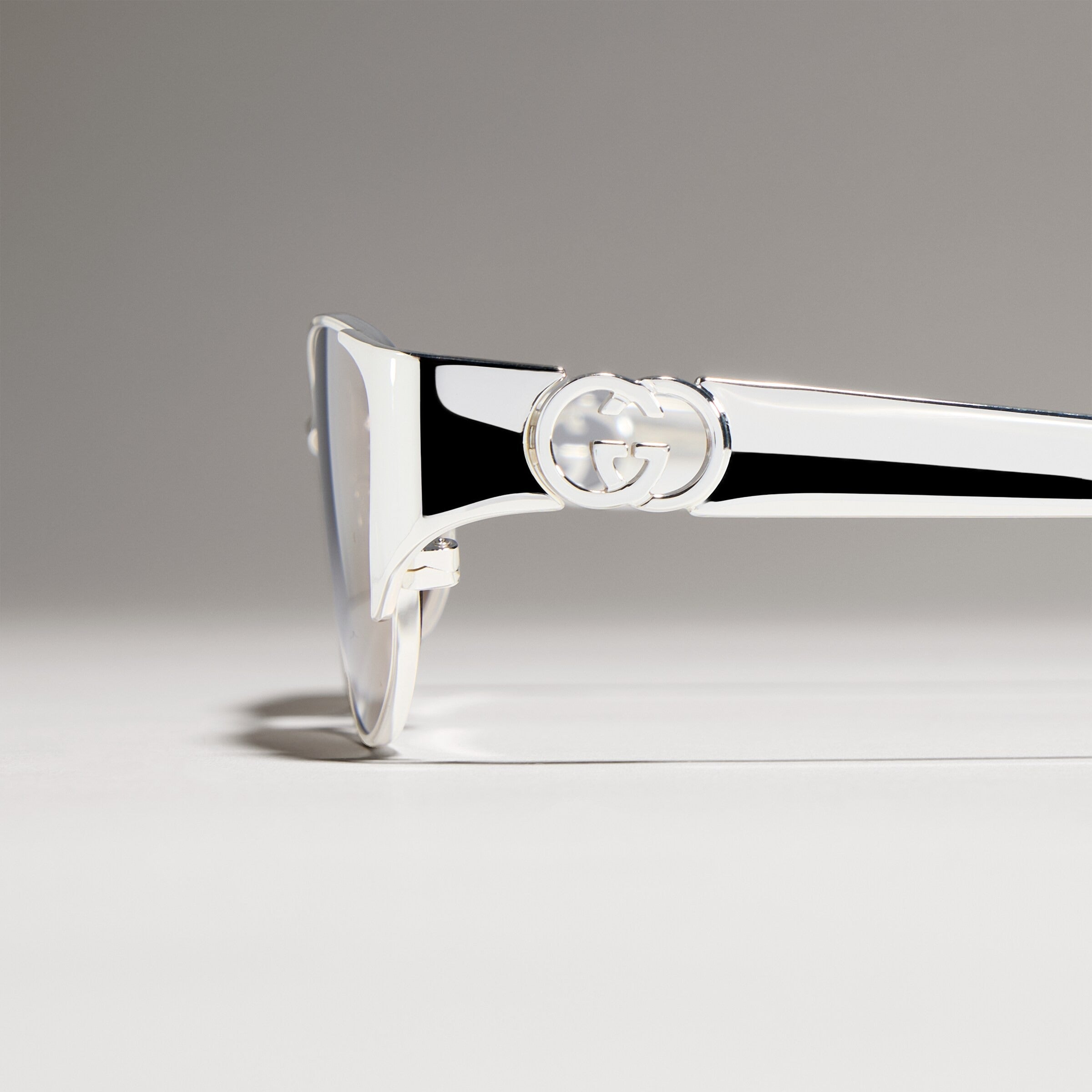 Gucci Women Oval Frame Silver sunglasses