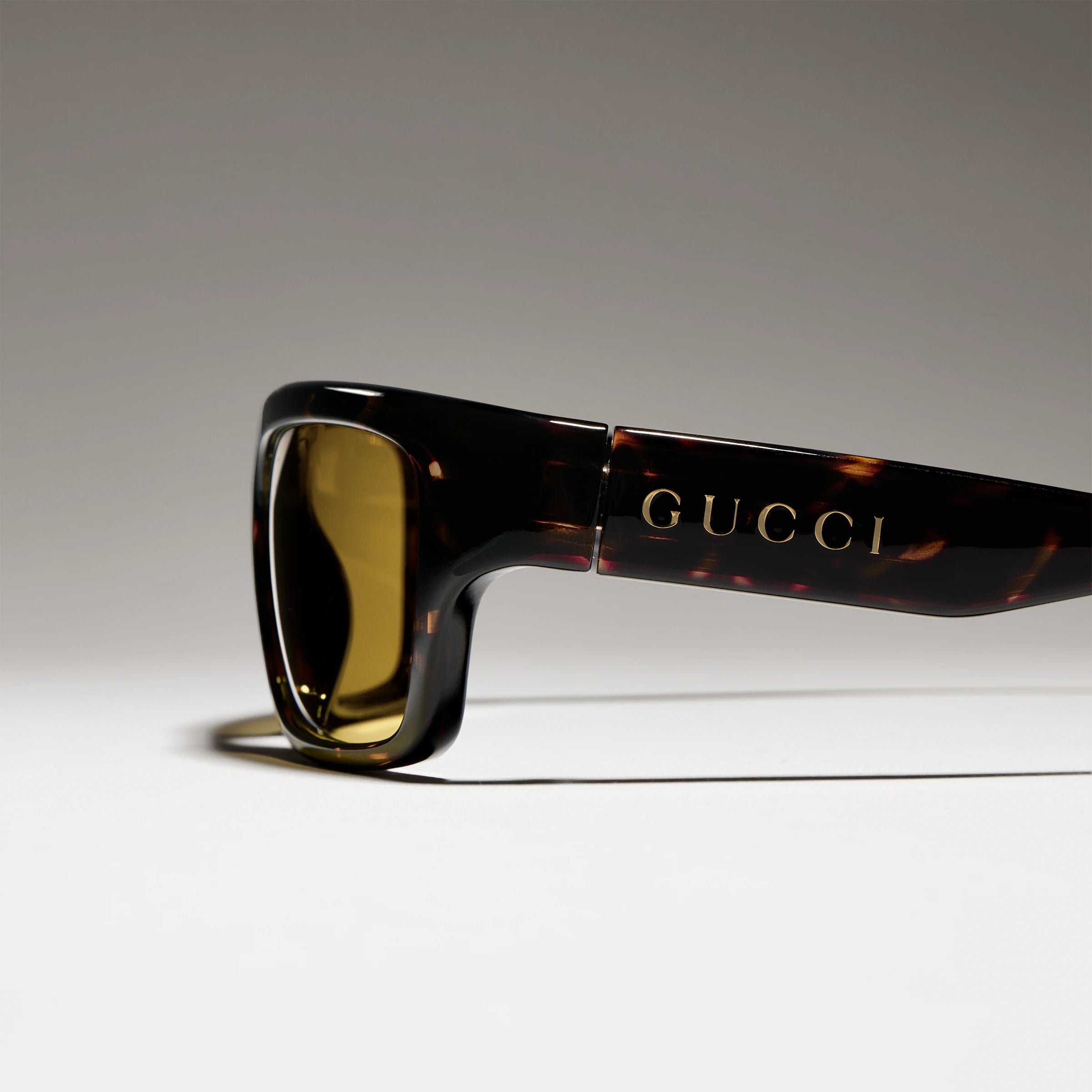 Gucci Men Rectangular Frame Brown Tortoiseshell Sunglasses