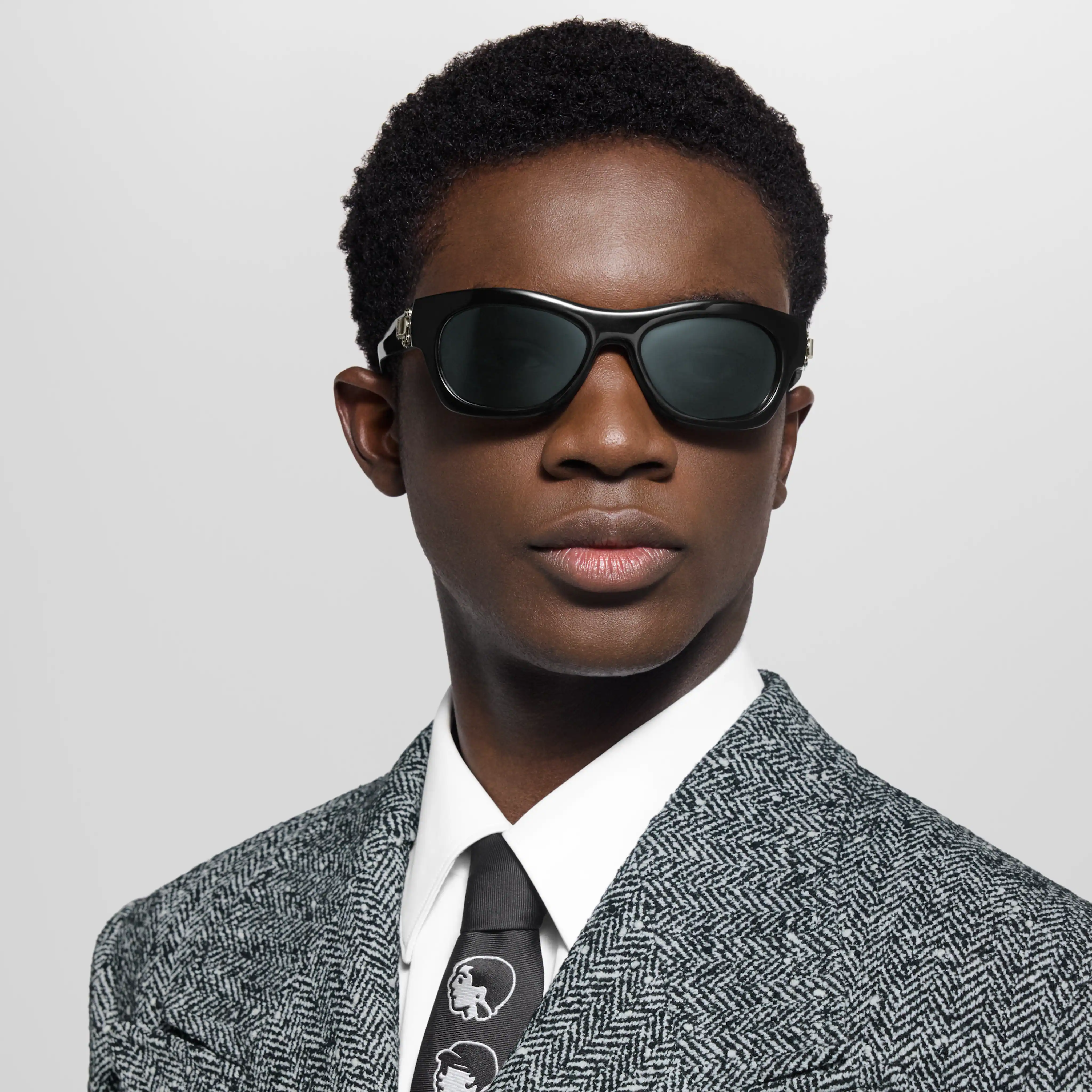 Louis Vuitton Men Round Sqaure Frame Matte Black Sunglasses
