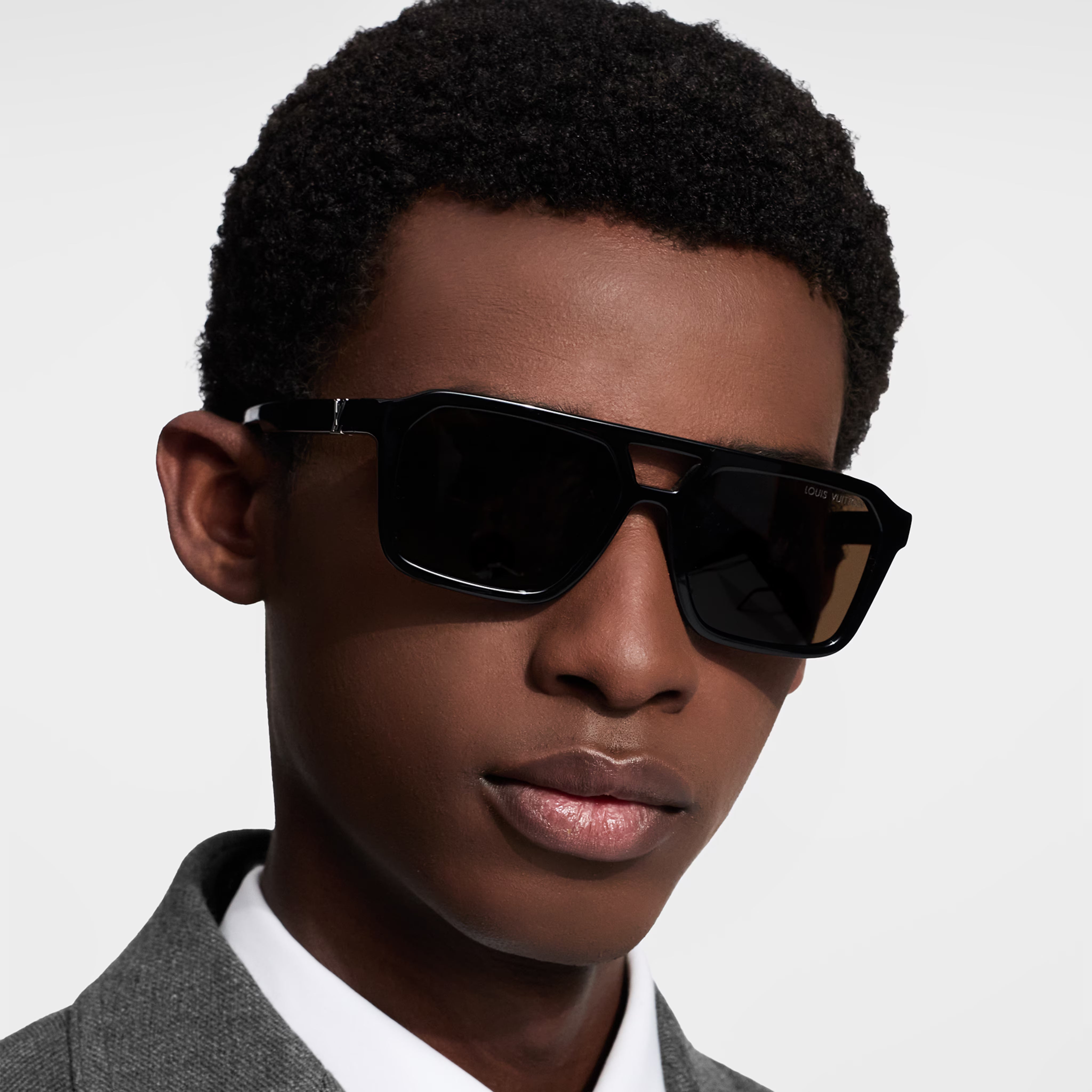 Louis Vuitton Men Square Frame Shiny Dusty Black Sunglasses