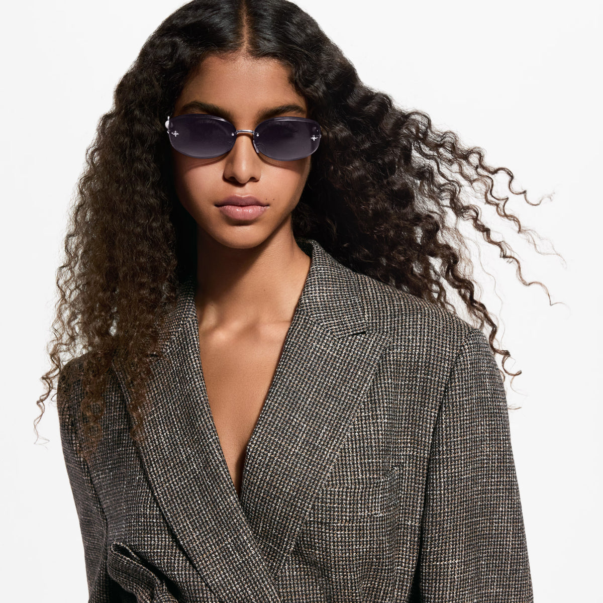 Louis Vuitton Women Jewel Pearl Oval Gray Sunglasses